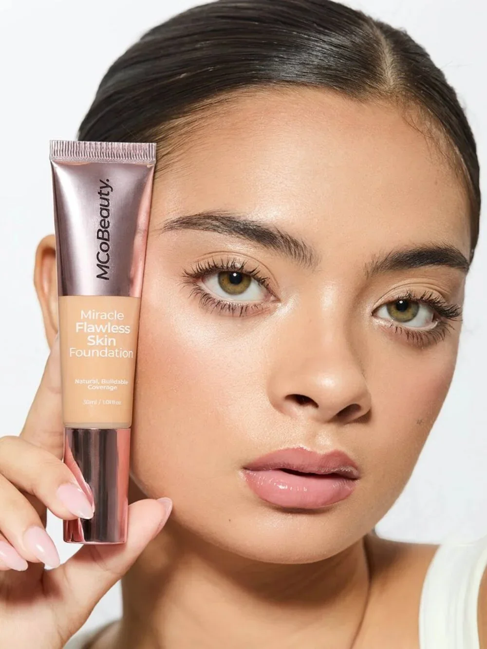 MCo Beauty Miracle Flawless Skin Foundation in light nude